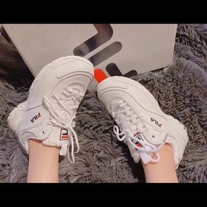 Brand new FILA sneakers, size 7